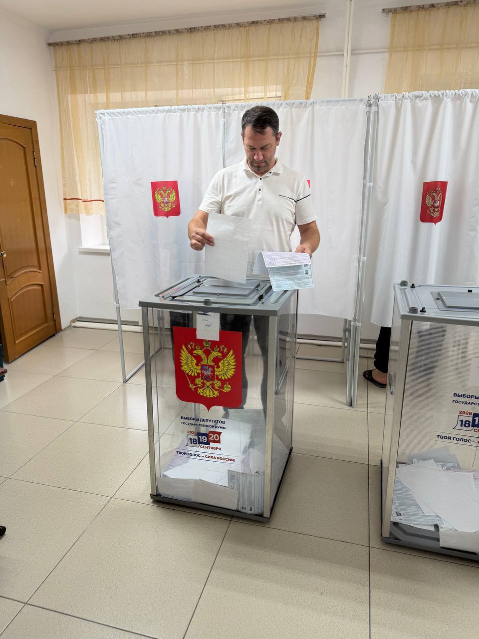 Сегодня воспользовался своим активным избирательным правом, приняв участие в Едином дне голосования, который стартовал в нашей стране.
